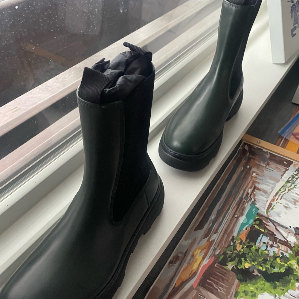 Burberry Chelsea Boot Sz 39 - Picture 4 of 9